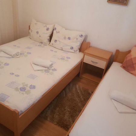 Guest House Alisa Хвар Екстер'єр фото