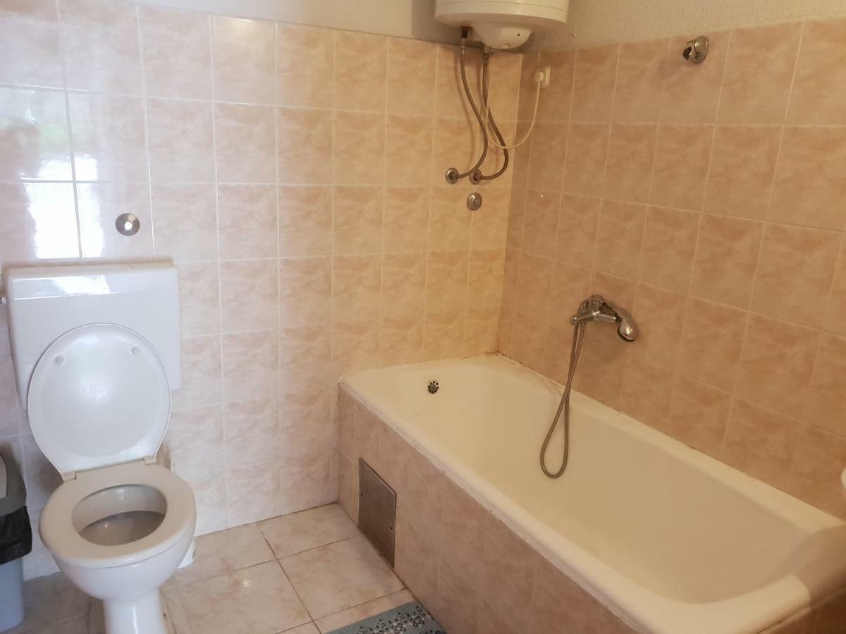Guest House Alisa Хвар Екстер'єр фото