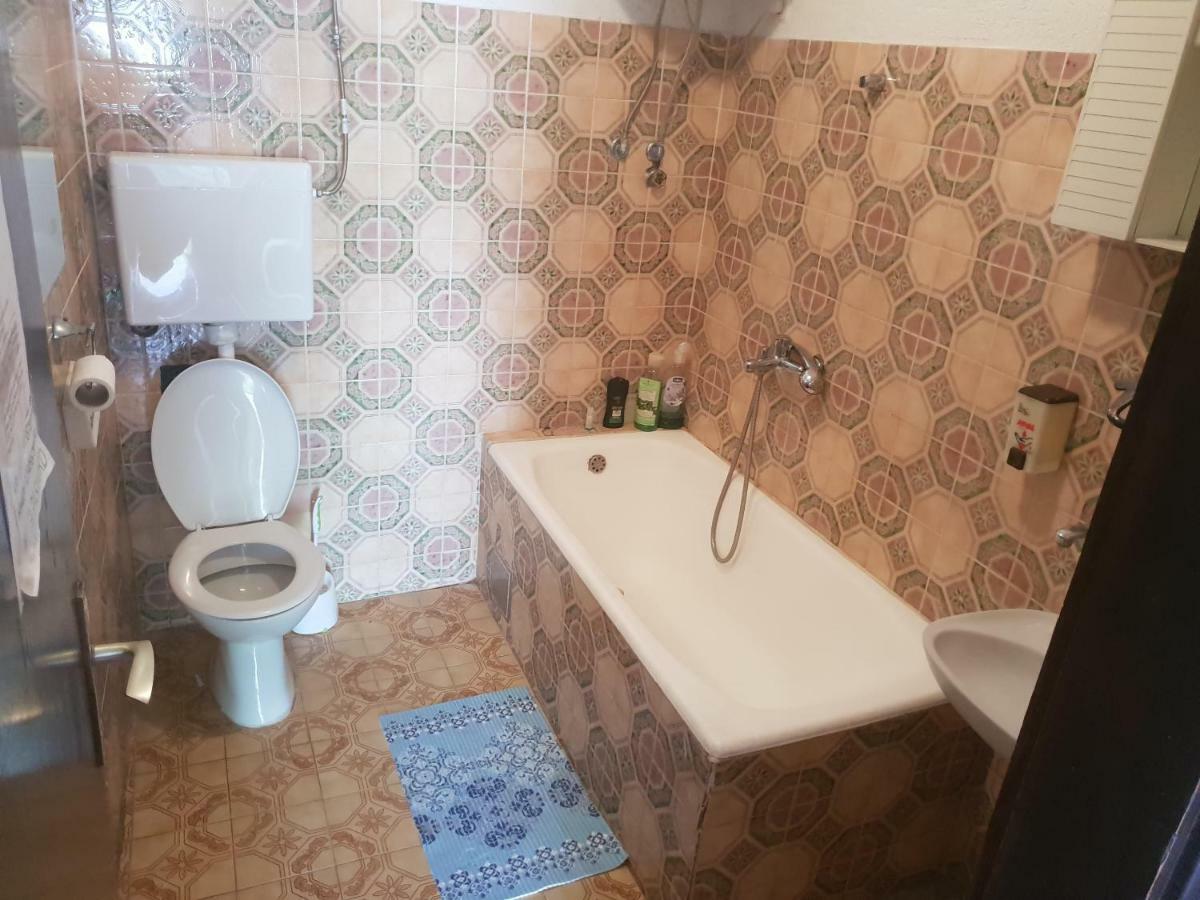 Guest House Alisa Хвар Екстер'єр фото
